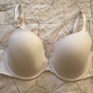 New white tshirt bra